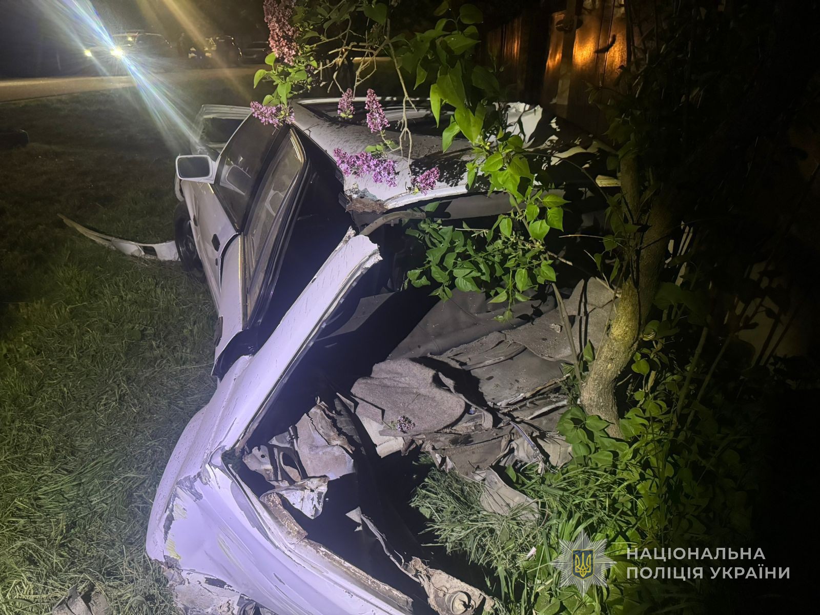 В Одесской области BMW врезался в электроопору: травмированы две девушки В Одесской области BMW врезался в электроопору: травмированы две девушки