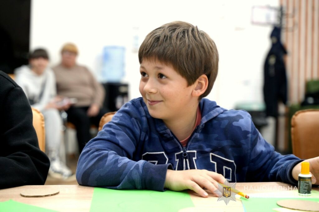 Одесские полицейские организовали пасхальный праздник для детей-переселенцев