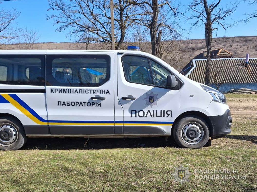 Жителю Одесской области, который выстрелил в собаку с щенками, сообщили о подозрении