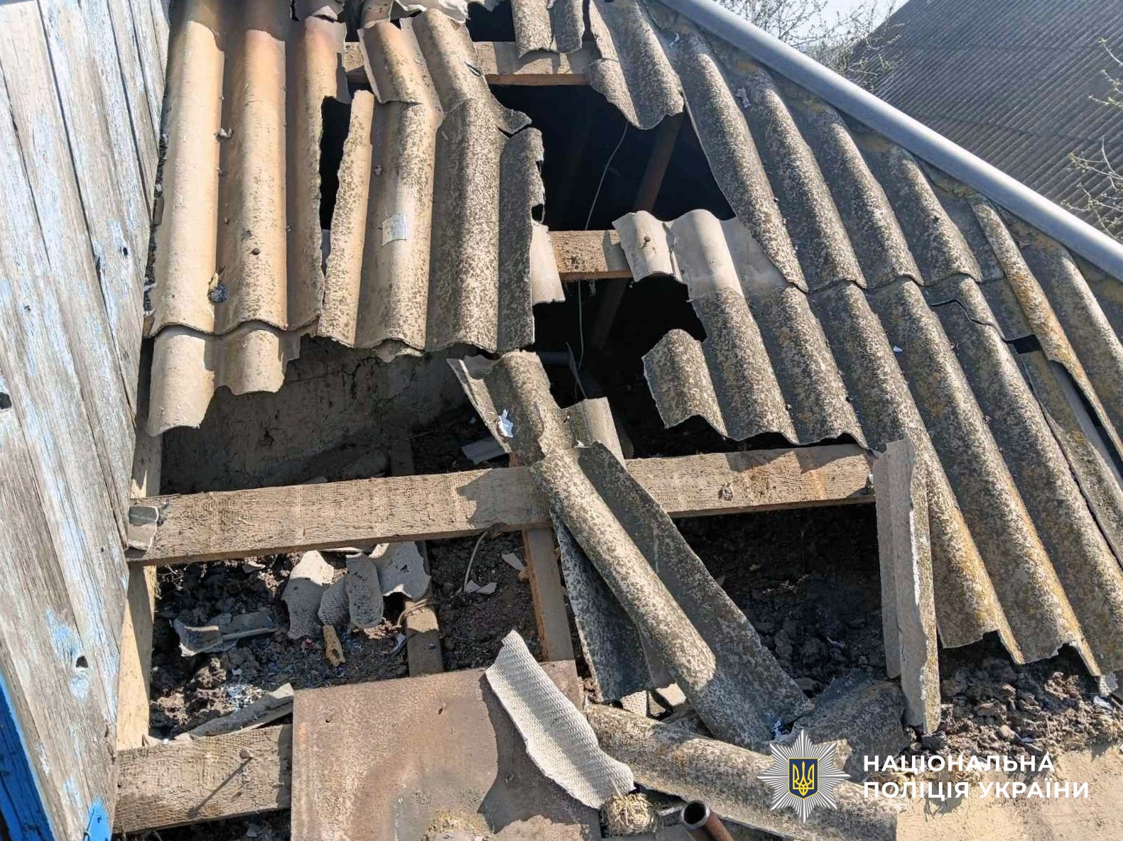 Двое погибших и 14 раненых: полицейские Херсонской обалсти фиксируют последствия обстрелов РФ Двое погибших и 14 раненых: полицейские Херсонской обалсти фиксируют последствия обстрелов РФ