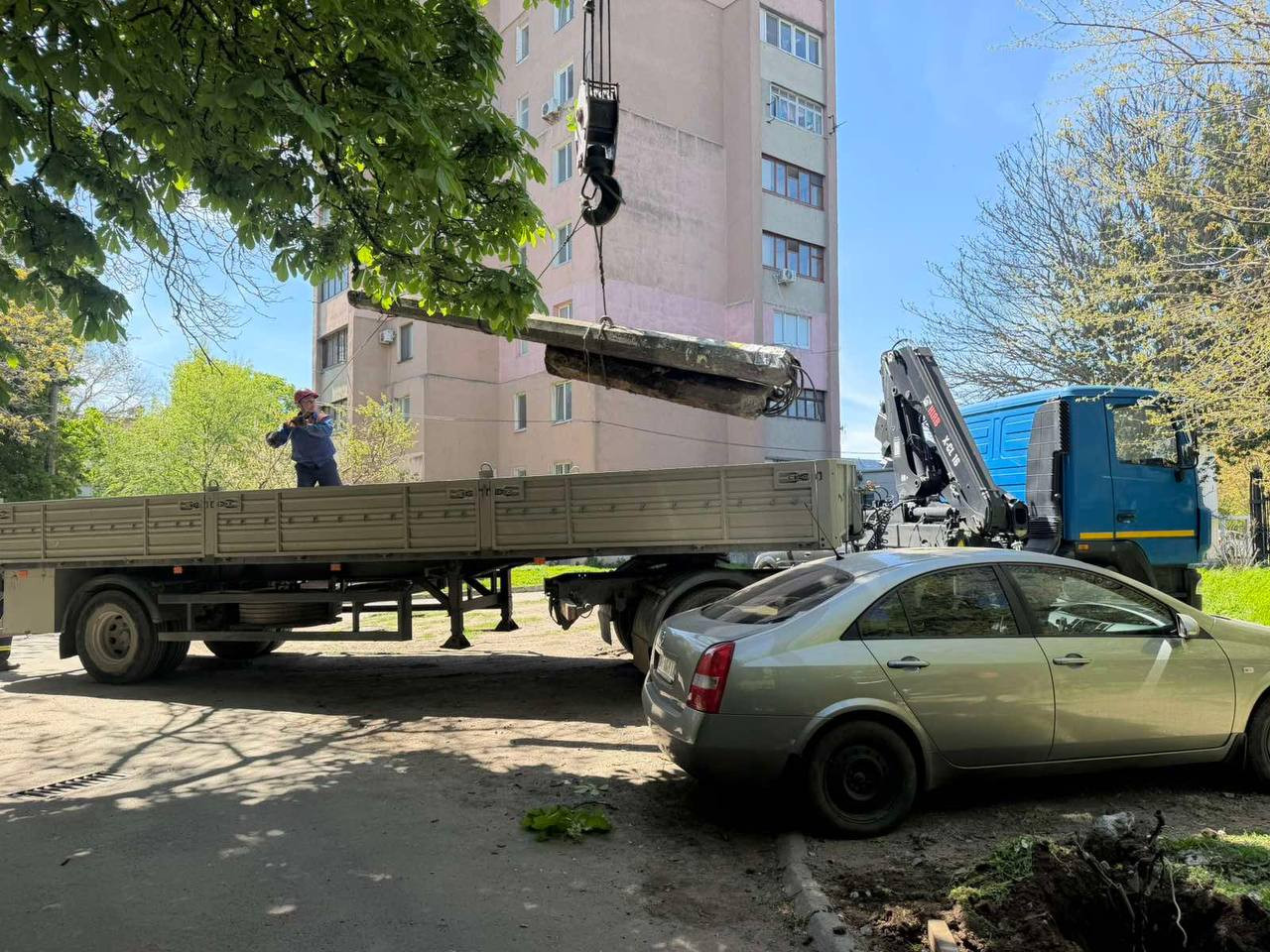 В Киевском районе Одессы заменили поврежденную в результате непогоды электроопору В Киевском районе Одессы заменили поврежденную в результате непогоды электроопору