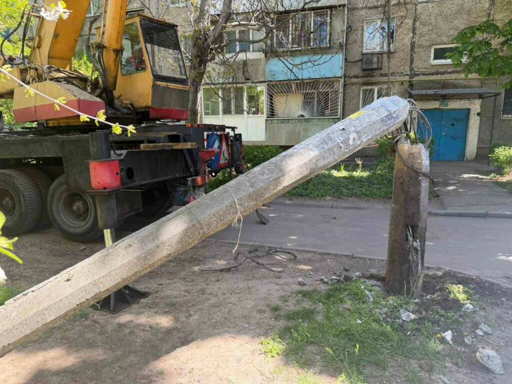 У Київському районі Одеси замінили пошкоджену внаслідок негоди електроопору