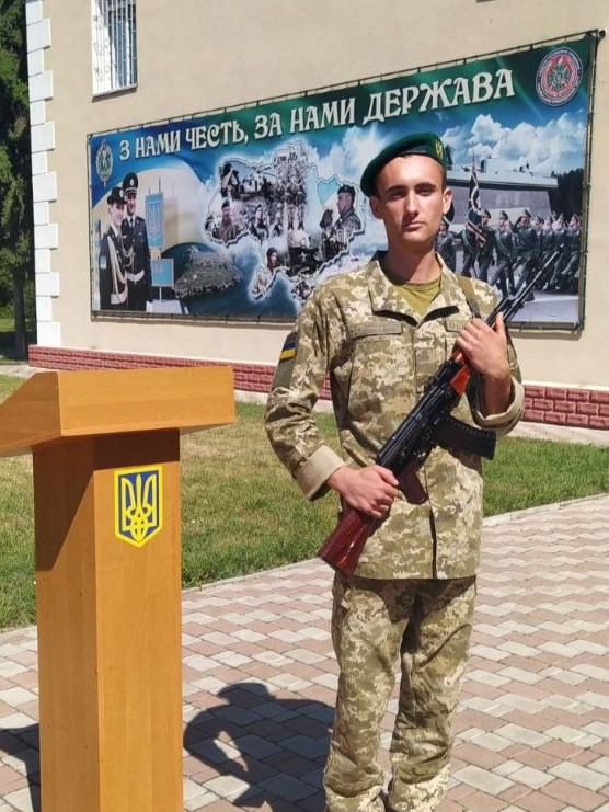 В Одесской области простились с павшим пограничником Павлом Осадчим