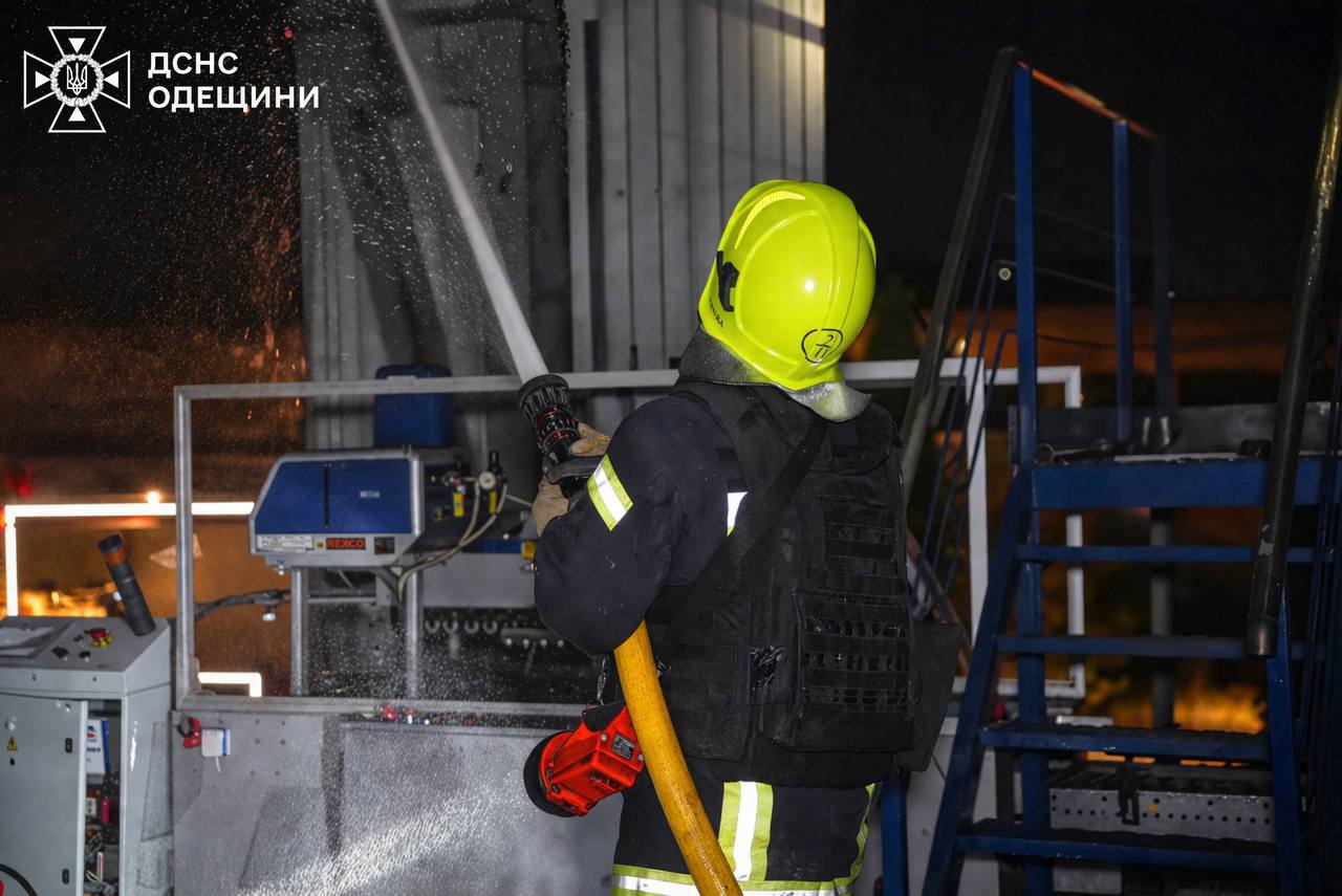 Вночі РФ завдала ударів по цивільній та портовій інфраструктурі Одещини — загинули двоє людей