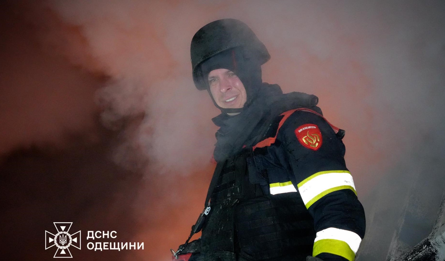 Одеські рятувальники ліквідували масштабну пожежу на сміттєзвалищі