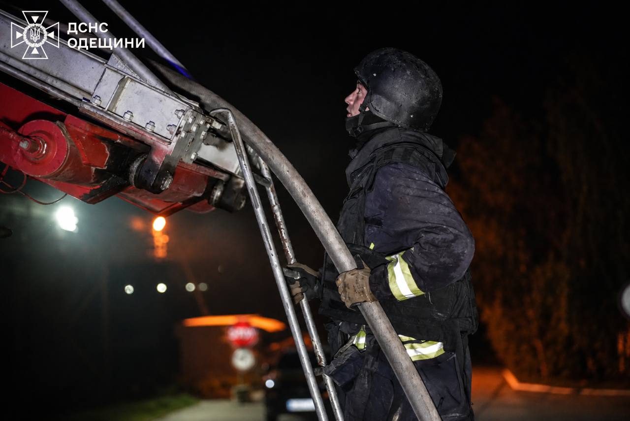 Вночі РФ здійснила комбіновану ракетно-дронову атаку по Одещині — постраждали двоє людей (оновлено)