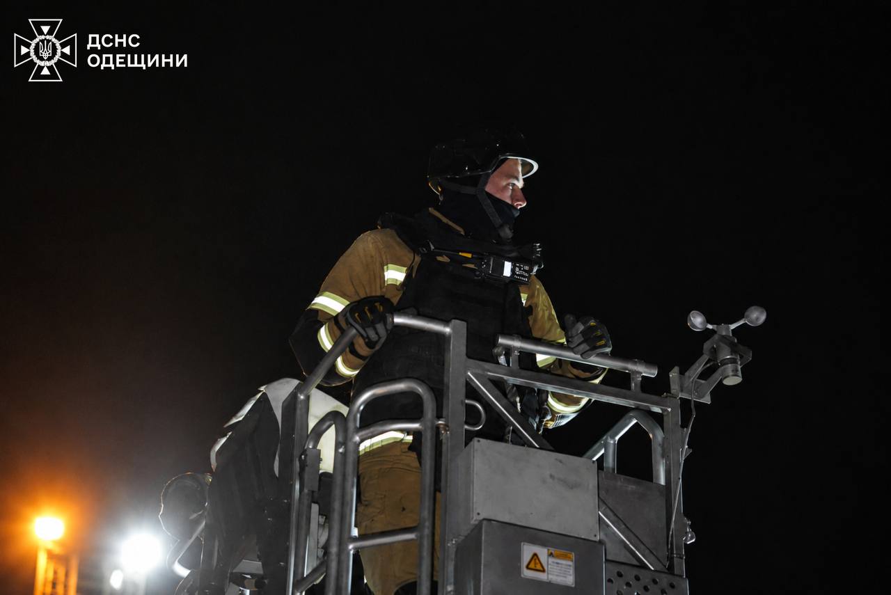 Вночі РФ здійснила комбіновану ракетно-дронову атаку по Одещині — постраждали двоє людей (оновлено)
