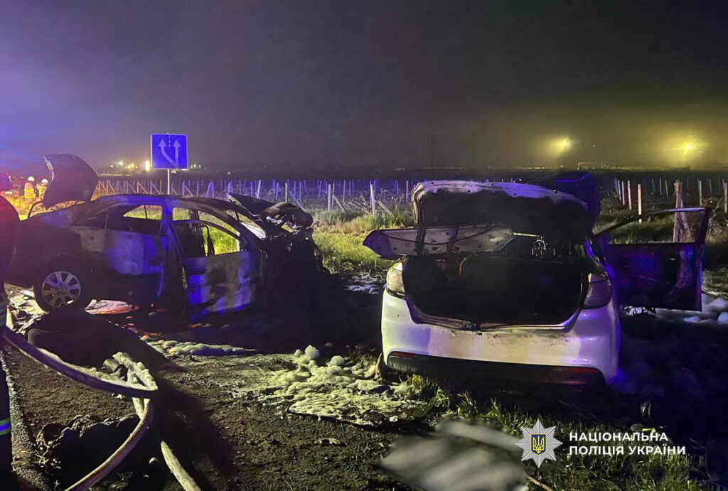 Троє загиблих, ще четверо в лікарні: поліція розслідує обставини ДТП на Одещині Трое погибших, еще четверо в больнице: полиция расследует обстоятельства ДТП в Одесской области