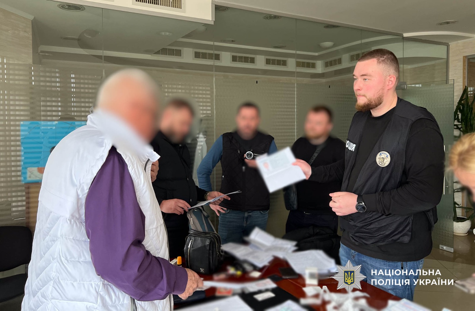 «Дистанционные» диагнозы: в Одессе на взятке задержали главу медкомиссии для моряков «Дистанционные» диагнозы: в Одессе на взятке задержали главу медкомиссии для моряков