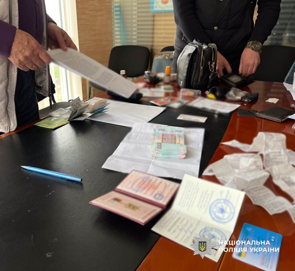 &laquo;Дистанційні&raquo; діагнози: в Одесі на хабарі затримали голову медкомісії для моряків