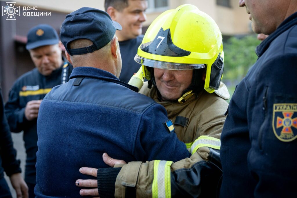 В Одесі з почестями провели на пенсію чотирьох рятувальників&nbsp;(фото, відео)
