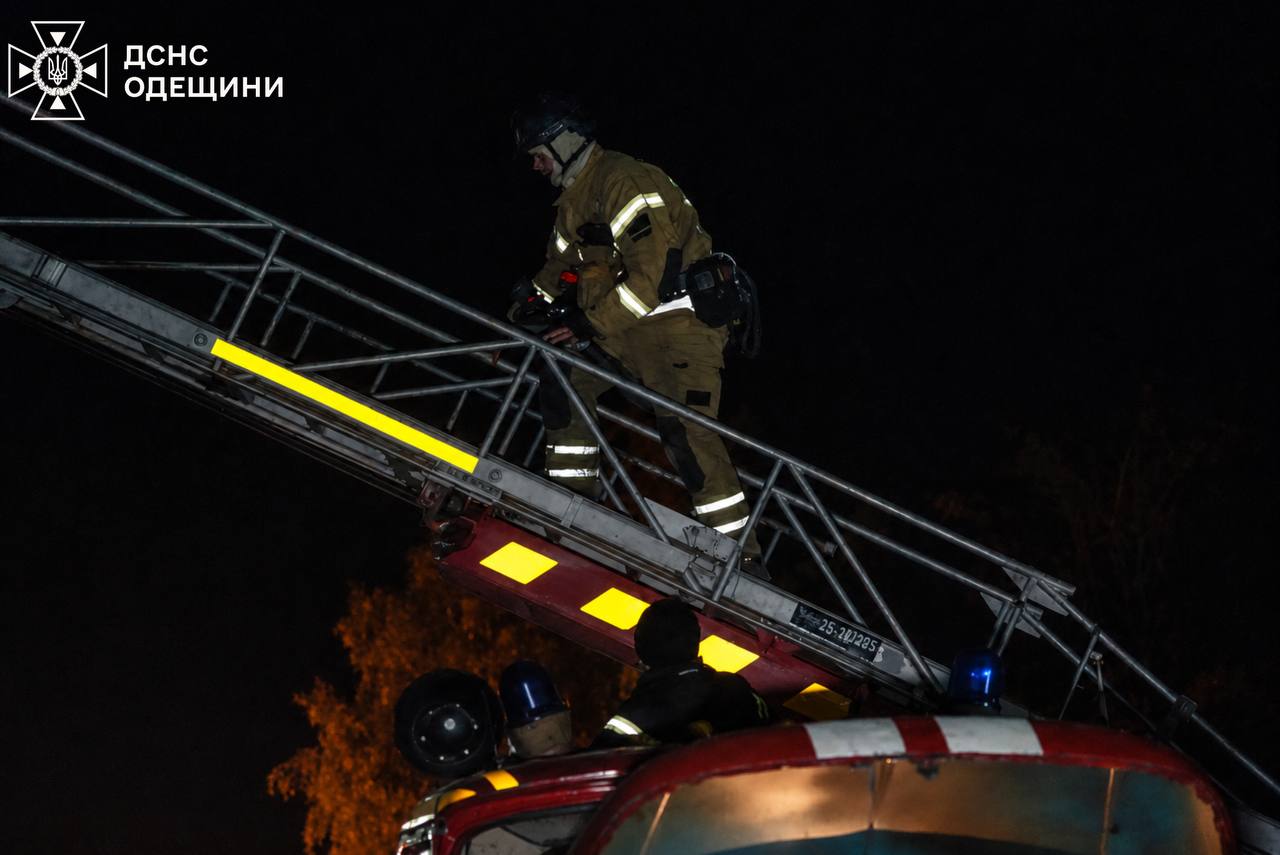 Вночі РФ здійснила комбіновану ракетно-дронову атаку по Одещині — постраждали двоє людей (оновлено)