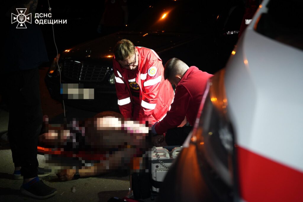 Нічний удар по Одесі: пошкоджена інфраструктура, є загиблий та поранені Нічний удар по Одесі: пошкоджена інфраструктура, є загиблий та поранені