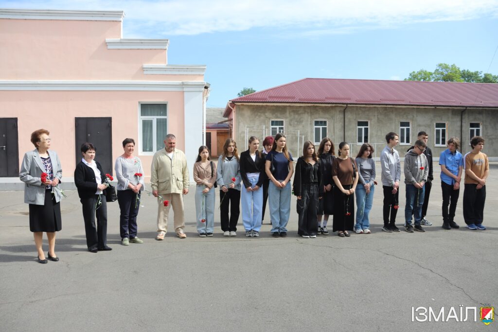 На Одещині відкрили меморіальну дошку на честь полеглого захисника Родіона Щегловітова В Одесской области открыли мемориальную доску в честь павшего защитника Родиона Щегловитова