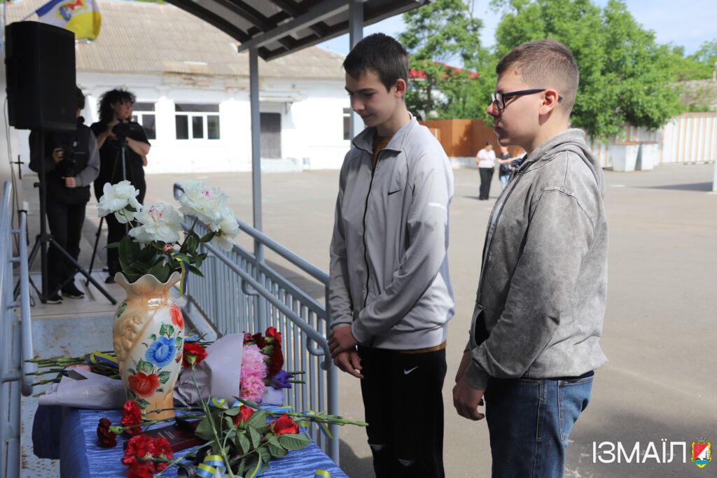 На Одещині відкрили меморіальну дошку на честь полеглого захисника Родіона Щегловітова В Одесской области открыли мемориальную доску в честь павшего защитника Родиона Щегловитова