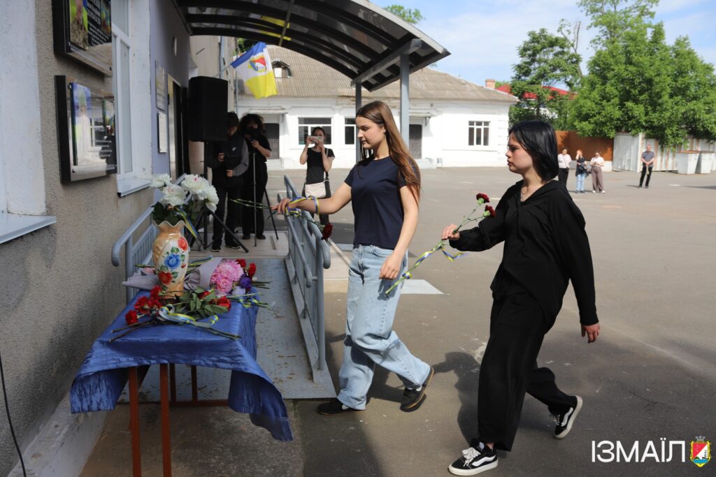 На Одещині відкрили меморіальну дошку на честь полеглого захисника Родіона Щегловітова В Одесской области открыли мемориальную доску в честь павшего защитника Родиона Щегловитова