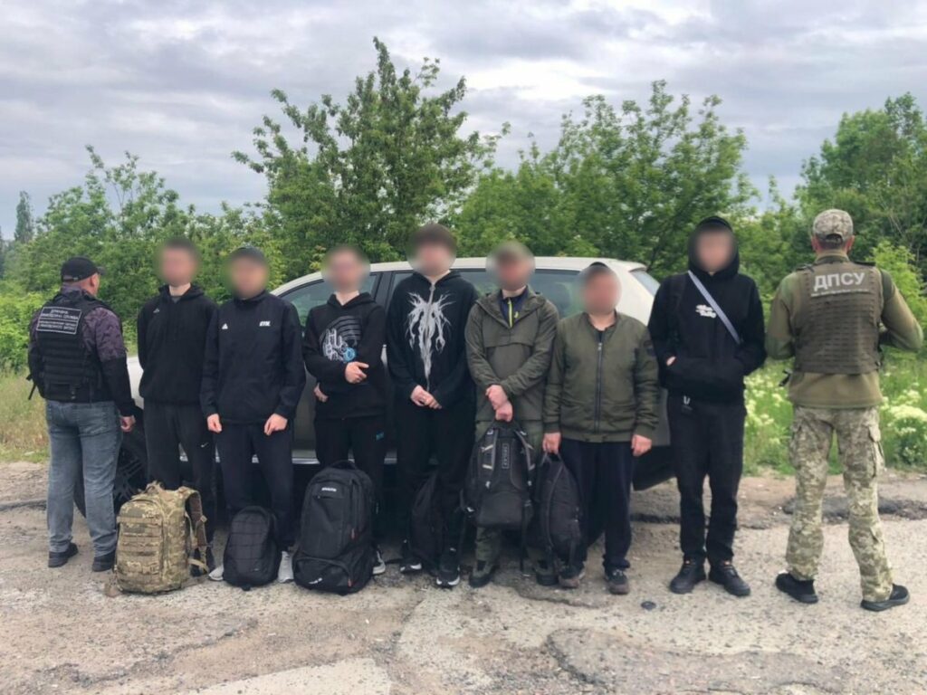 В Одесской области пограничники задержали семерых мужчин у границы
