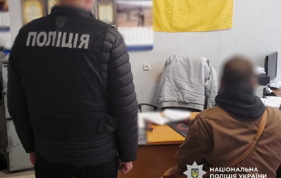 Ексдиректор одеської автошколи підробив документи на ім’я померлої особи