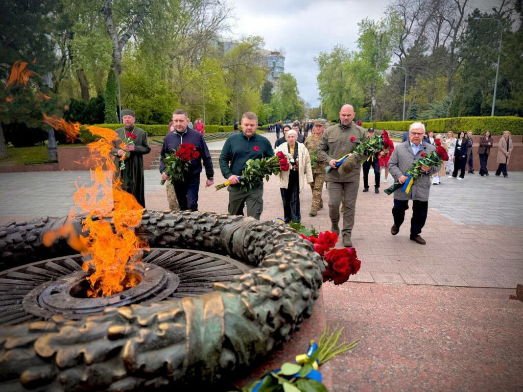 В Одесі відзначили День пам’яті та перемоги над нацизмом у Другій світовій війні В Одессе отметили День памяти и победы над нацизмом во Второй мировой войне