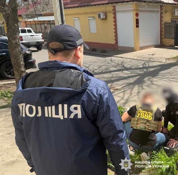 На Одещині затримали двох ділків за організацію незаконних «турів» до сусідніх країн На Одещині затримали двох ділків за організацію незаконних «турів» до сусідніх країн
