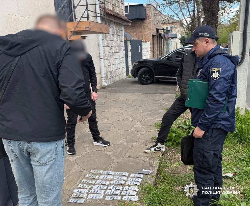 На Одещині затримали двох ділків за організацію незаконних «турів» до сусідніх країн На Одещині затримали двох ділків за організацію незаконних «турів» до сусідніх країн