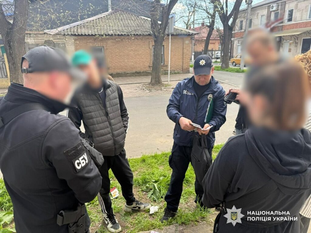 На Одещині затримали двох ділків за організацію незаконних «турів» до сусідніх країн На Одещині затримали двох ділків за організацію незаконних «турів» до сусідніх країн