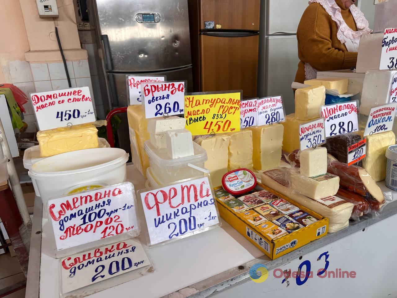 Молодой картофель, огурцы и зелень: субботние цены на одесском «Привозе» Молодой картофель, огурцы и зелень: субботние цены на одесском «Привозе»