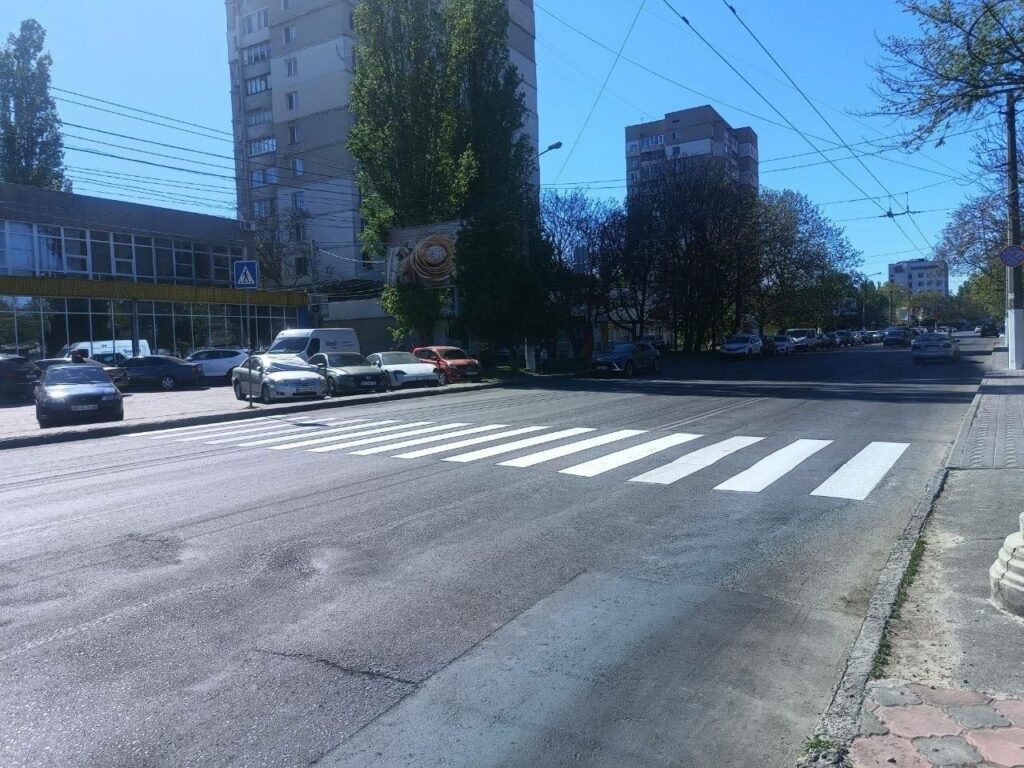 В Одесі на 12 локаціях оновили дорожню розмітку В Одессе на 12 локациях обновили дорожную разметку