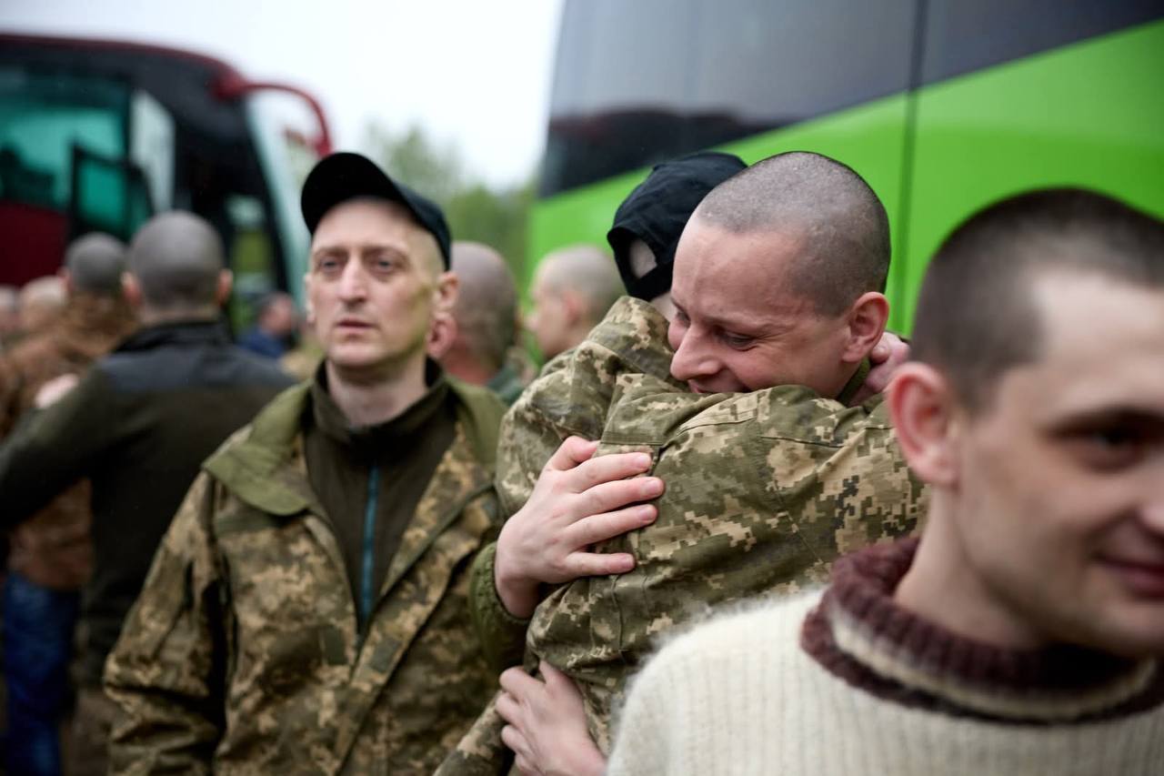 П’ятеро українських захисників з Одещини повернулися з полону П’ятеро українських захисників з Одещини повернулися з полону