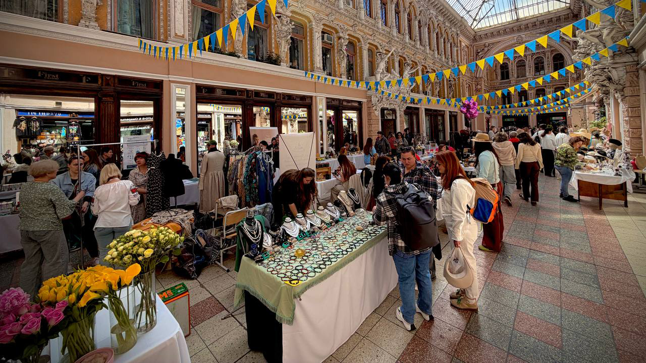 В Одесі на Дерибасівській стартувала виставка «Зроблено в Одесі» В Одесі на Дерибасівській стартувала виставка «Зроблено в Одесі»