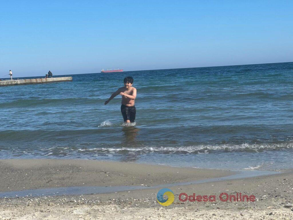 Фото тижня в Одесі: квітучі акації, перші купання в морі та наслідки ворожих атак Фото тижня в Одесі: квітучі акації, перші купання в морі та наслідки ворожих атак