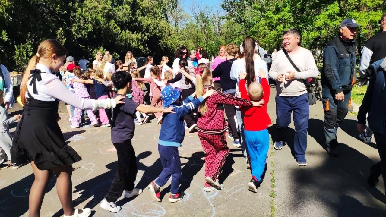Стрельба из лука, плов и военный оркестр: в Одессе отпраздновали День семьи