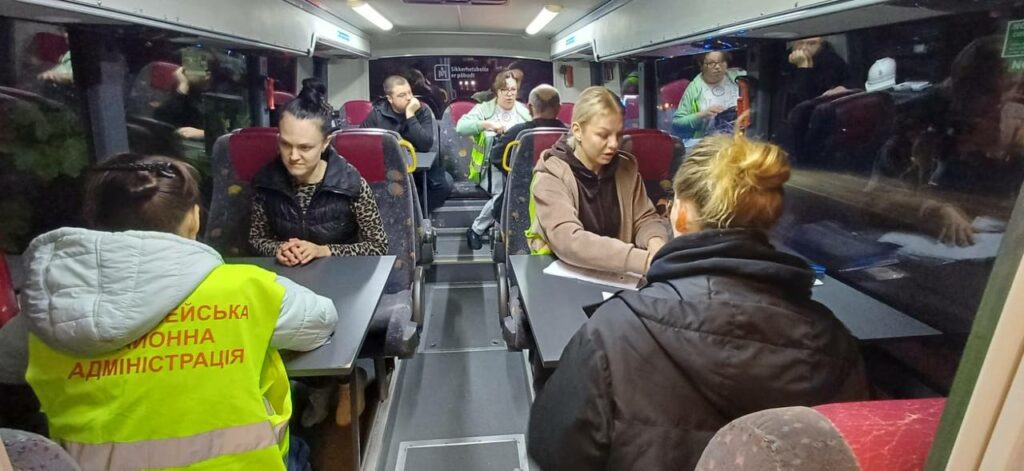 В Одесі через дронову атаку РФ пошкоджені житлові будинки та автівки В Одессе из-за дроновой атаки РФ повреждены жилые дома и автомобили