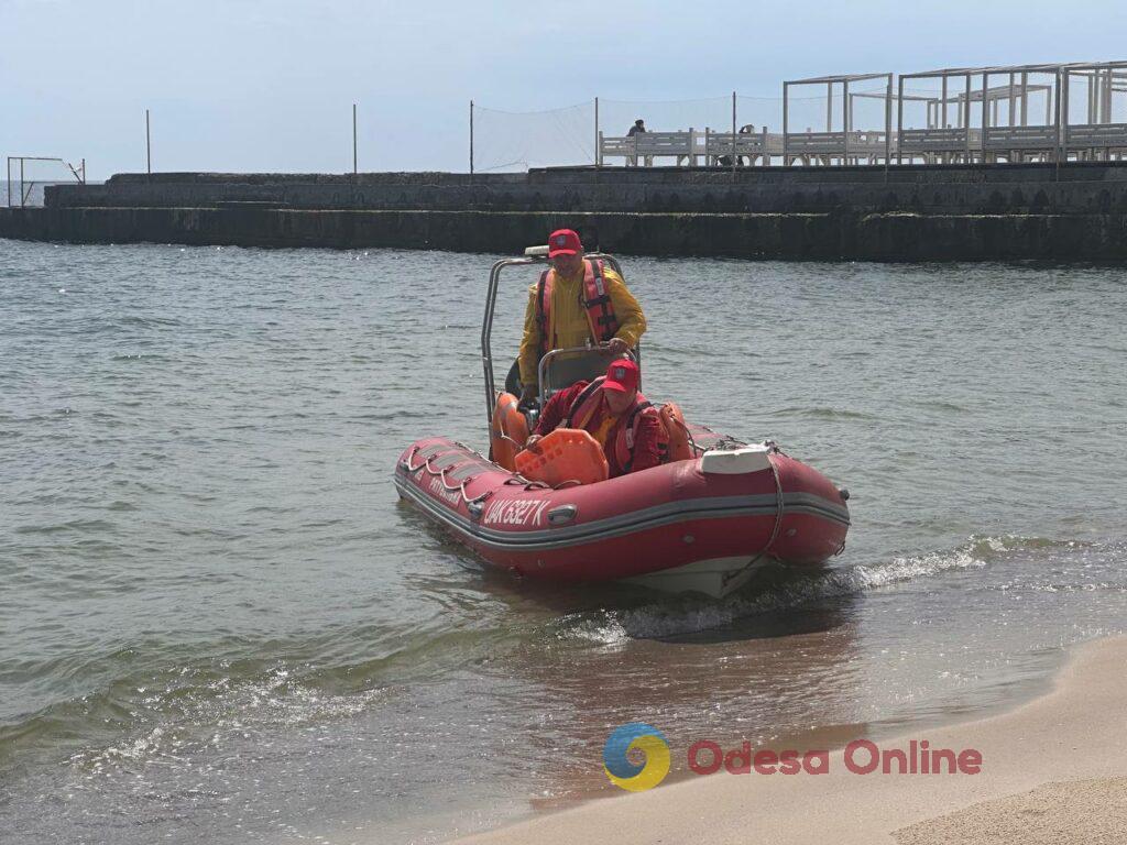 Підготовка пляжів до літа: в Одесі обстежують дно моря та розгортають нові укриття Подготовка пляжей к лету: в Одессе обследуют дно моря и разворачивают новые укрытия