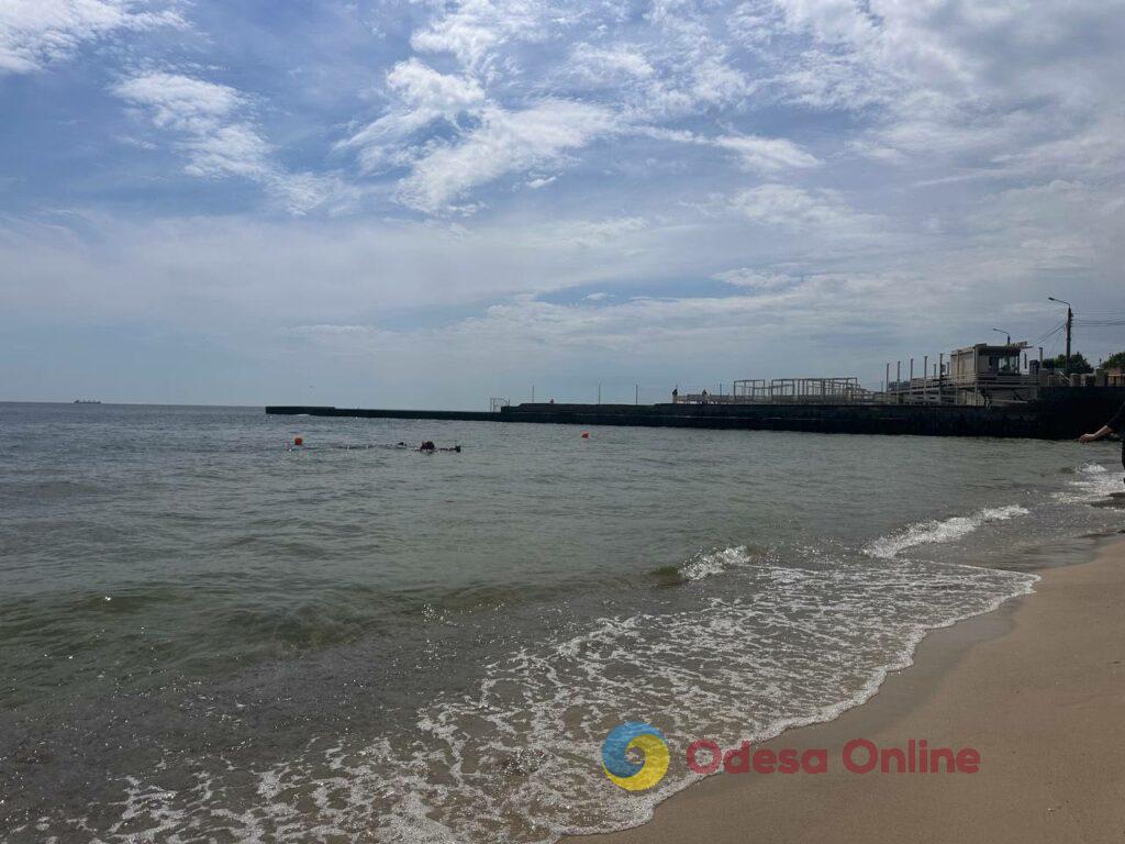 Підготовка пляжів до літа: в Одесі обстежують дно моря та розгортають нові укриття Подготовка пляжей к лету: в Одессе обследуют дно моря и разворачивают новые укрытия