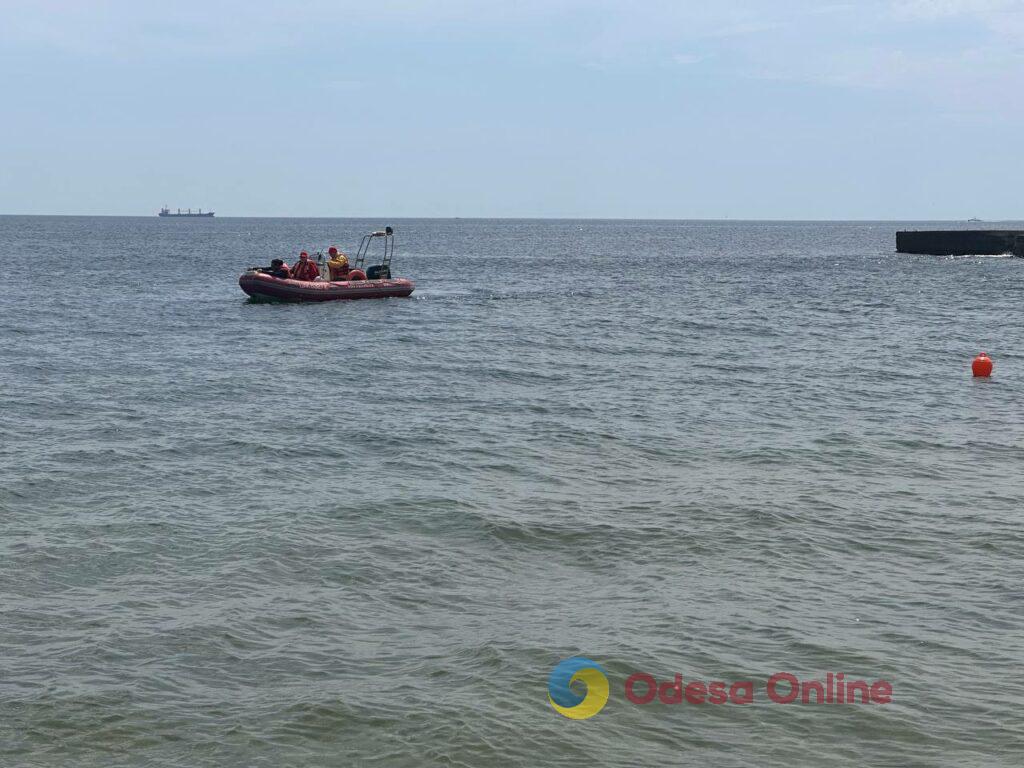 Підготовка пляжів до літа: в Одесі обстежують дно моря та розгортають нові укриття Подготовка пляжей к лету: в Одессе обследуют дно моря и разворачивают новые укрытия