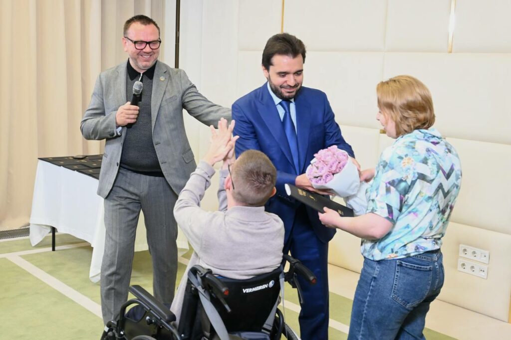 Одинадцять родин ВПО отримали житло в Одесі в межах благодійної ініціативи Одиннадцать семей ВПЛ получили жилье в Одессе в рамках благотворительной инициативы