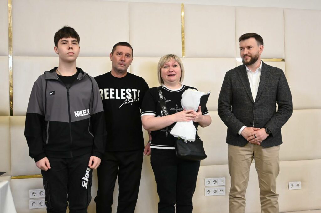Одинадцять родин ВПО отримали житло в Одесі в межах благодійної ініціативи Одиннадцать семей ВПЛ получили жилье в Одессе в рамках благотворительной инициативы