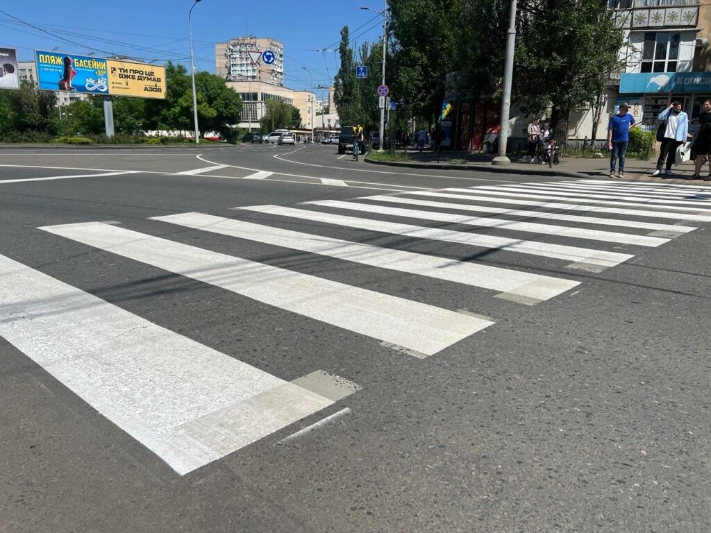 В Одесі оновили дорожню розмітку на чотирьох жвавих локаціях В Одессе обновили дорожную разметку на четырех оживленных локациях