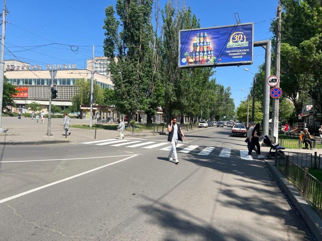 В Одесі оновили дорожню розмітку на чотирьох жвавих локаціях В Одессе обновили дорожную разметку на четырех оживленных локациях