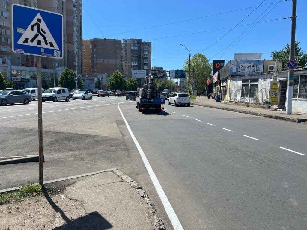 В Одесі оновили дорожню розмітку на чотирьох жвавих локаціях В Одессе обновили дорожную разметку на четырех оживленных локациях