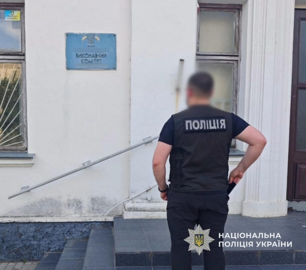 Блокував будівництво ВЕС заради 35 тисяч доларів: на Одещині затримали голову міськради Блокував будівництво ВЕС заради 35 тисяч доларів: на Одещині затримали голову міськради