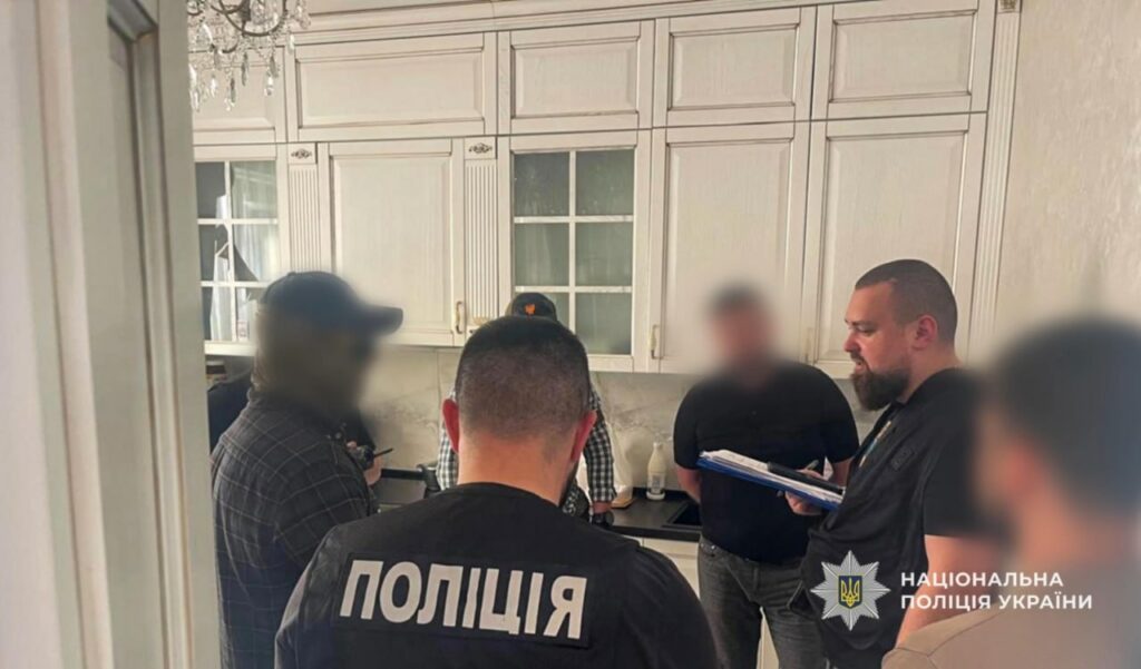 Блокував будівництво ВЕС заради 35 тисяч доларів: на Одещині затримали голову міськради Блокував будівництво ВЕС заради 35 тисяч доларів: на Одещині затримали голову міськради