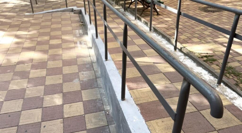 Наскільки одеські поліклініки доступні для людей з інвалідністю