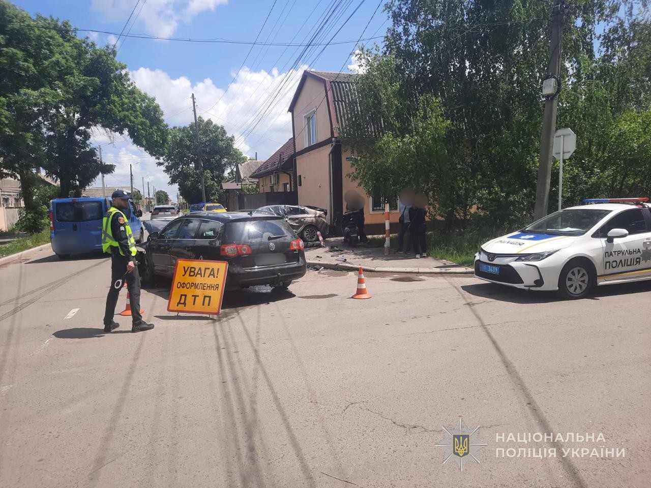 В Одесской области в результате ДТП пострадали трое детей: машину отбросило на тротуар В Одесской области в результате ДТП пострадали трое детей: машину отбросило на тротуар