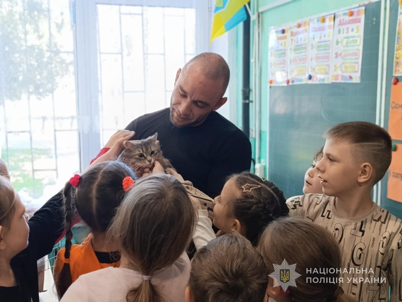 Як допомагати безпритульним тваринам: на Одещині школярів навчали гуманному ставленню до чотирилапих Як допомагати безпритульним тваринам: на Одещині школярів навчали гуманному ставленню до чотирилапих