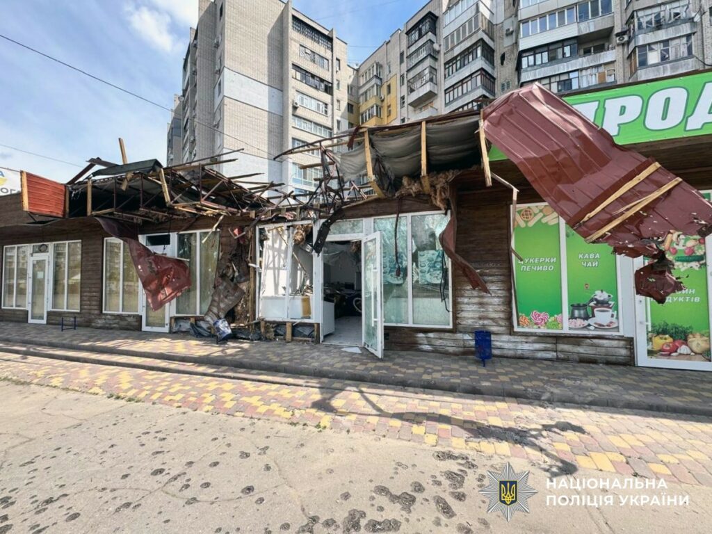 На Херсонщині внаслідок російських обстрілів поранені семеро людей В Херсонской области в результате российских обстрелов ранены семь человек