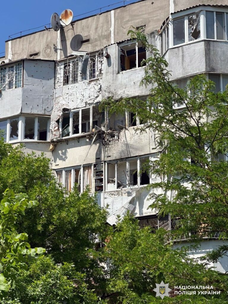 В Херсонской области из-за обстрелов погиб человек и ранены 19 жителей