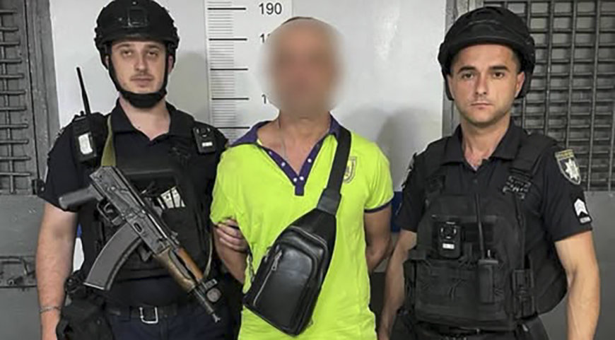 В Пересипському районі Одеси після нападу з ножем затримали чоловіка В Пересипському районі Одеси після нападу з ножем затримали чоловіка