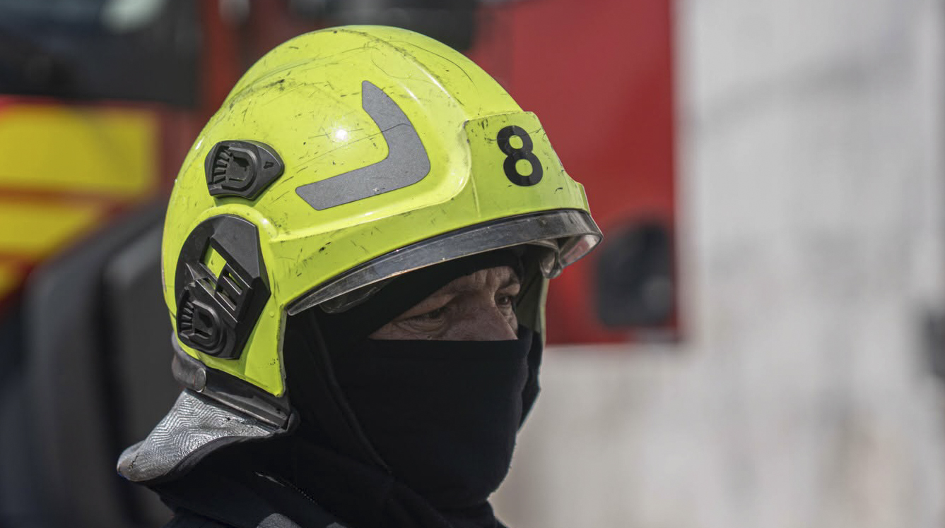 Пожежа на Бахмутській в Одесі: врятували постраждалого та евакуювали людей Пожежа на Бахмутській в Одесі: врятували постраждалого та евакуювали людей